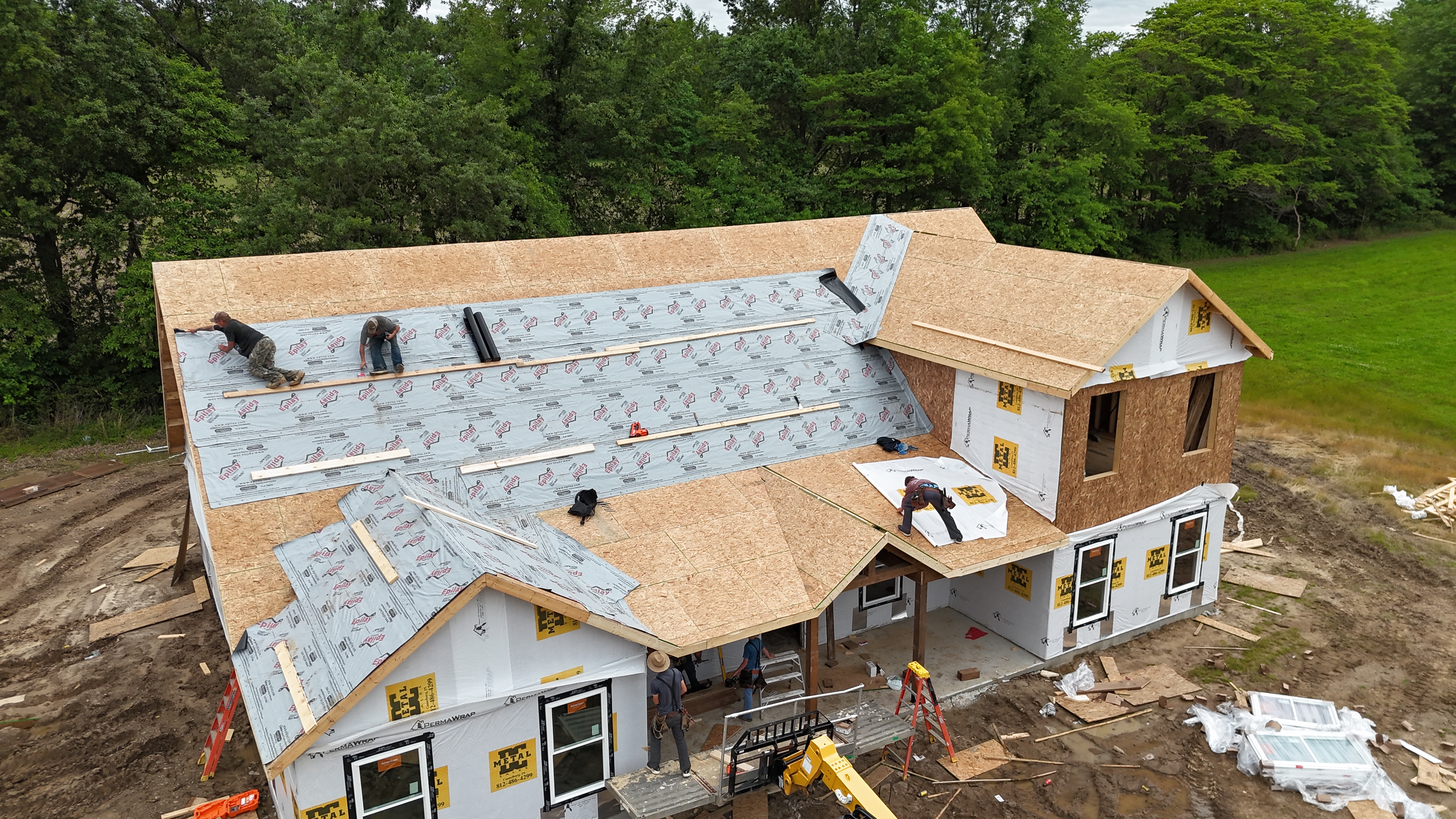 SID Roofing team at work